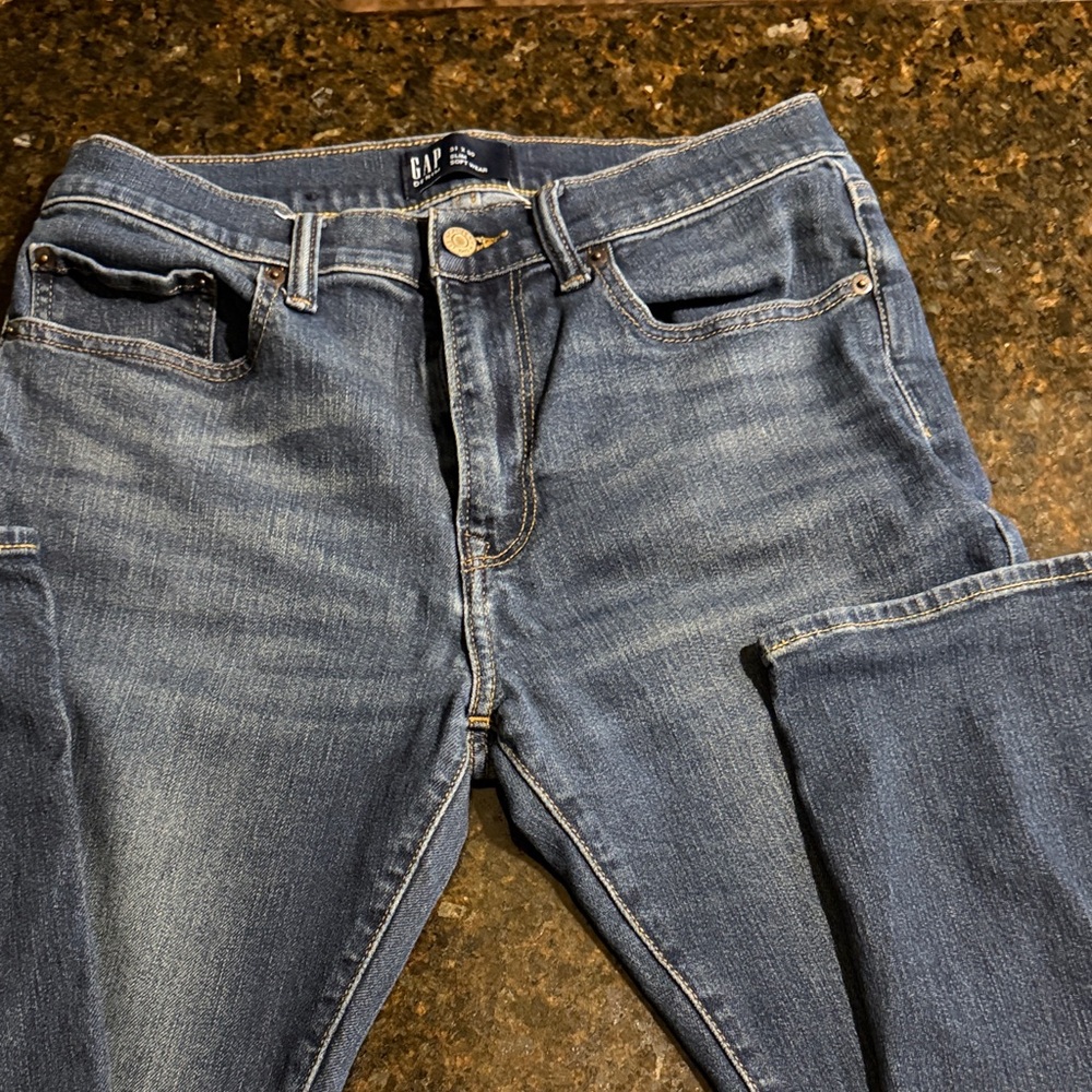 GAP Women's Classic Indigo Straight Leg Jeans